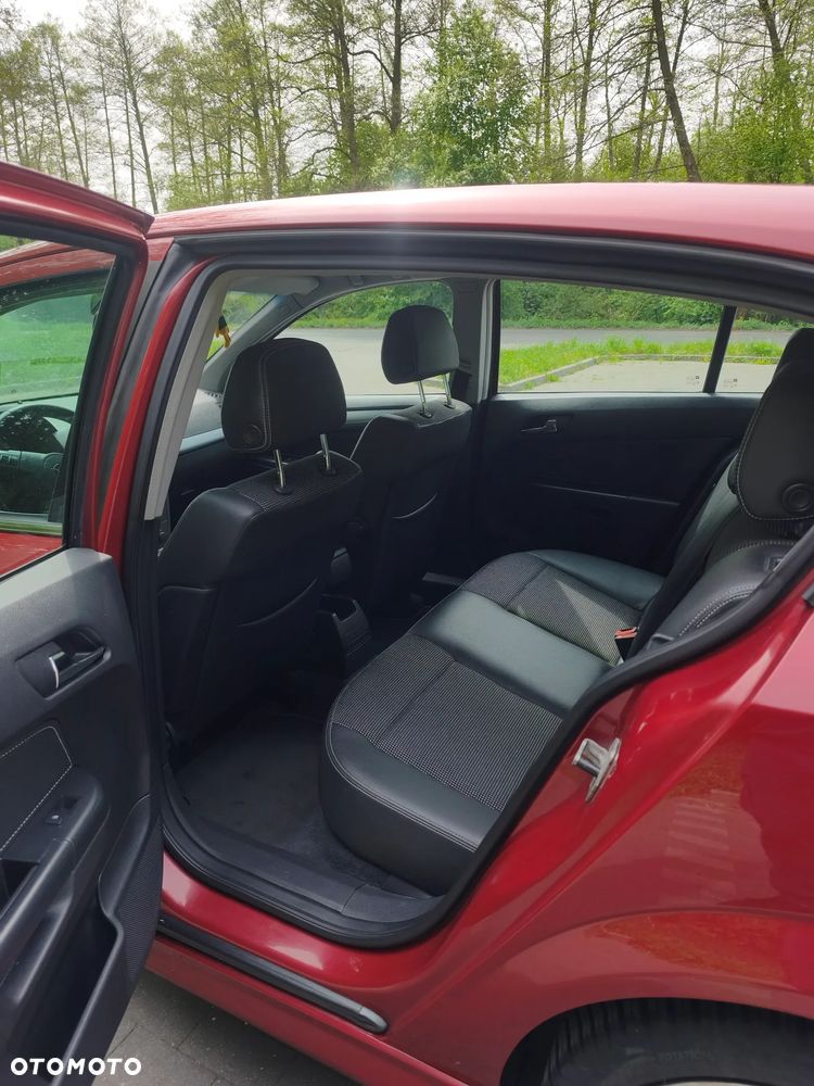 Opel Astra 2.0 T Cosmo - 11