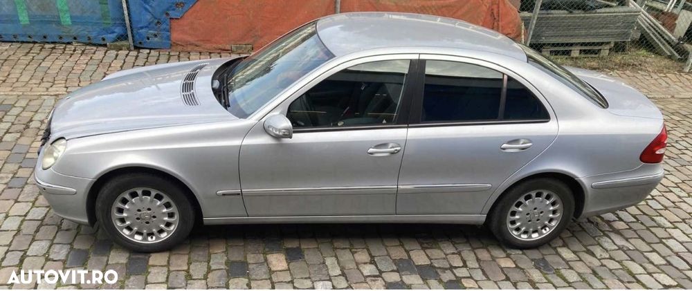 Mercedes-Benz E 200 KOMPRESSOR Automatik Elegance - 23