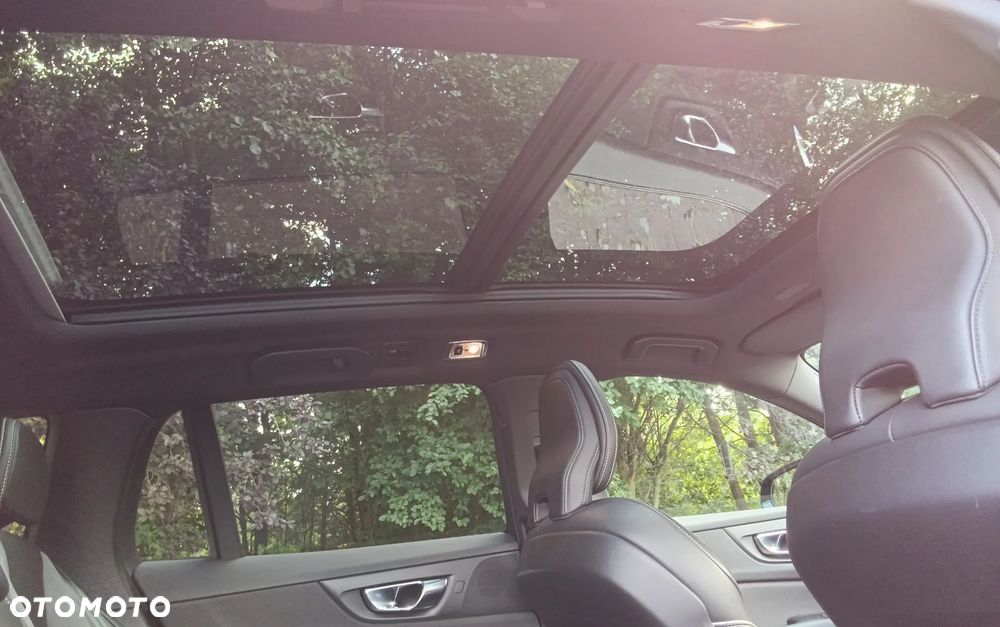 Volvo V60 B5 B R-Design - 38