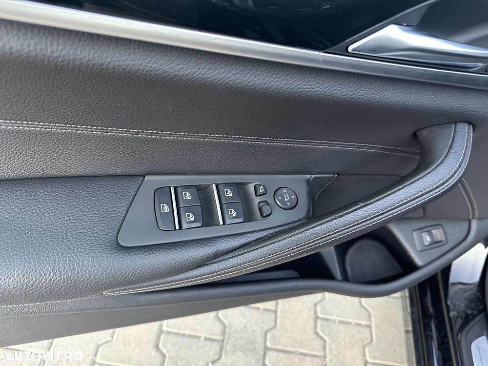 BMW Seria 5 530i xDrive Touring Aut. Sport Line - 16