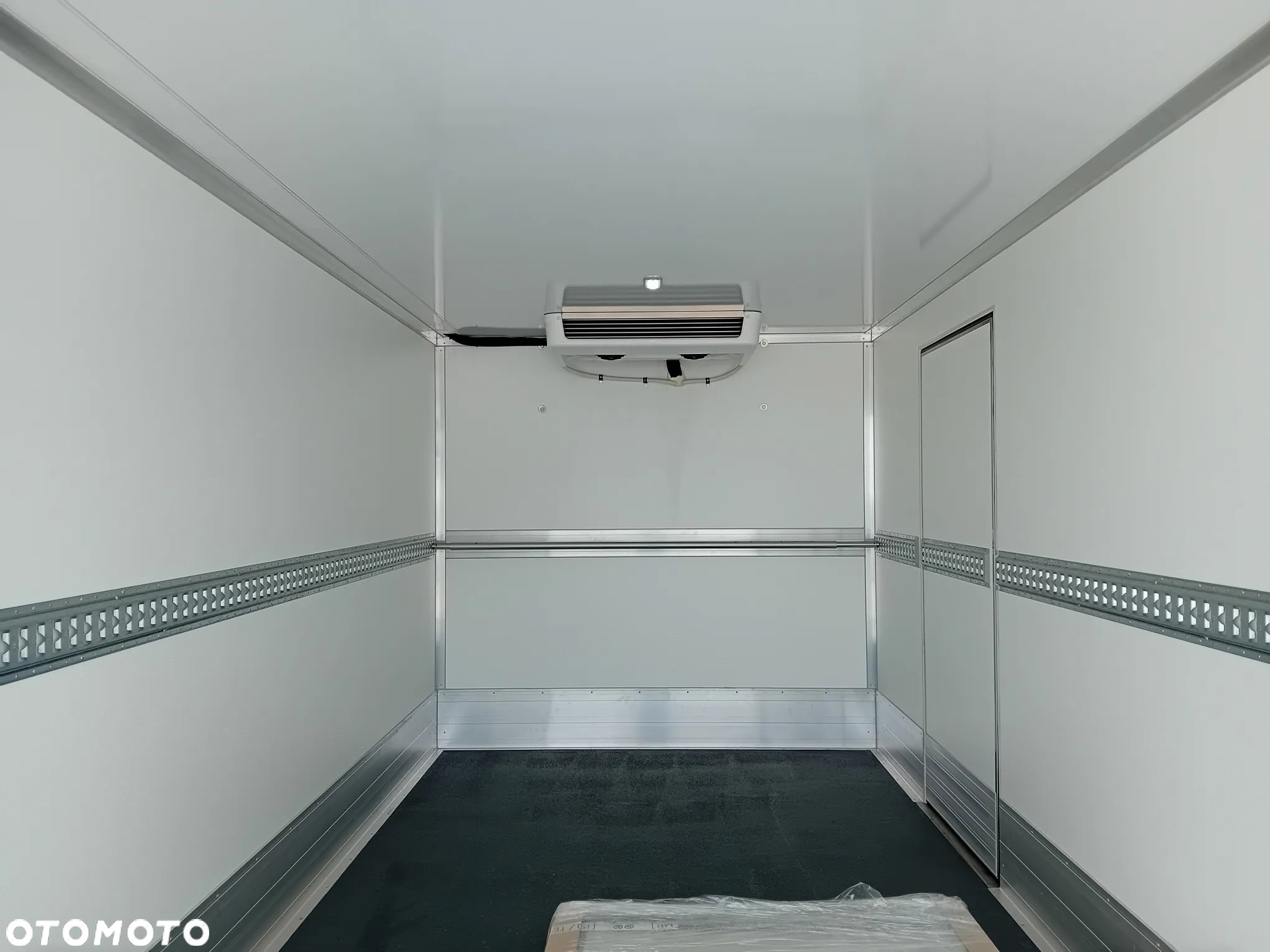 Iveco DAILY 70C18H - 12