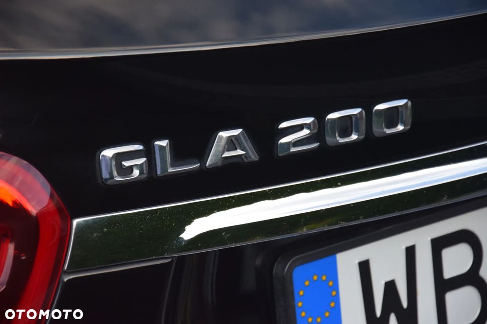 Mercedes-Benz GLA 200 7G-DCT Urban - 16