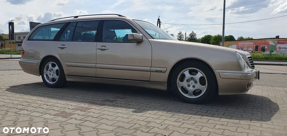 Mercedes-Benz Klasa E 320 T Avantgarde - 5