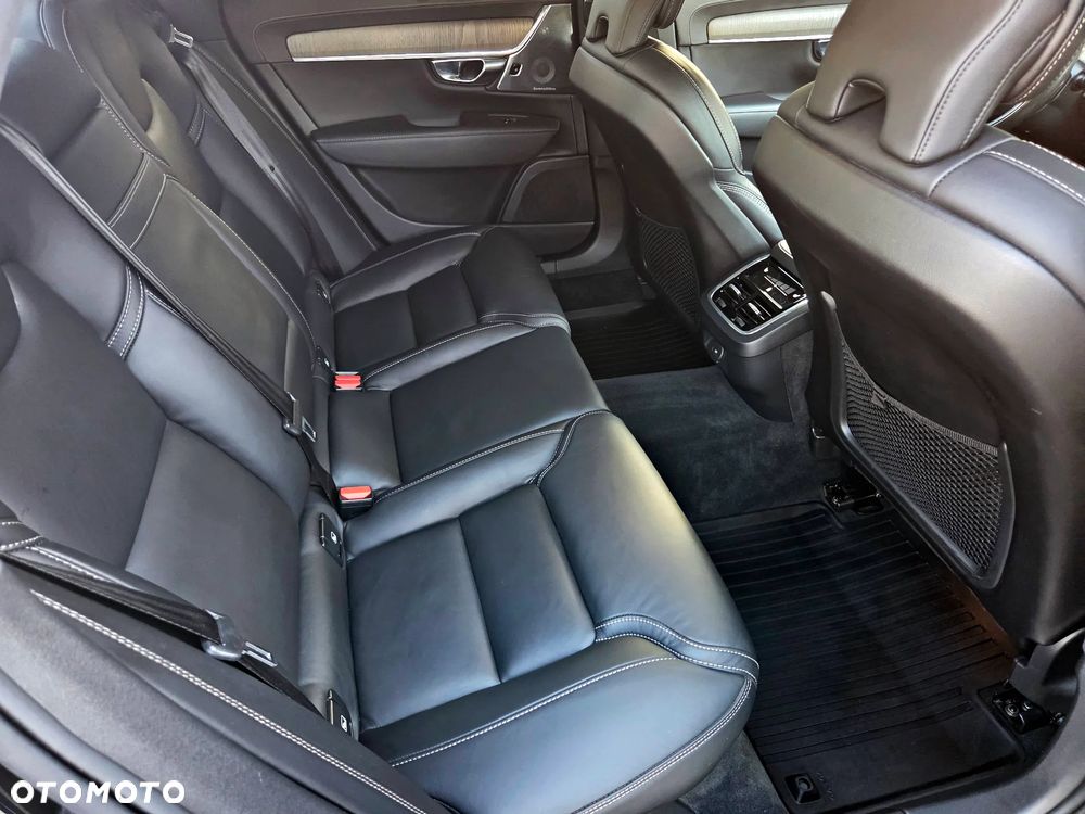 Volvo S90 - 32