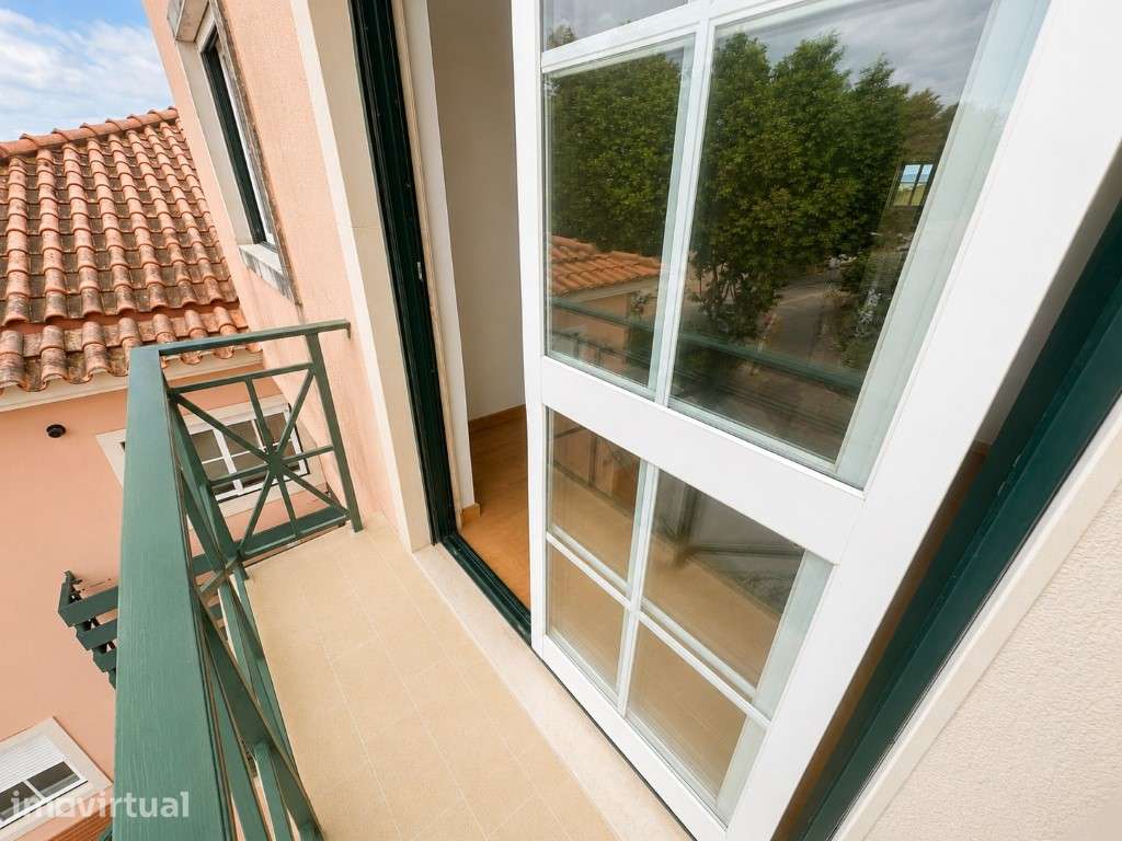 T3 com Varanda, Arrecadação e 2 Lugares de Garagem - Grande imagem: 3/32