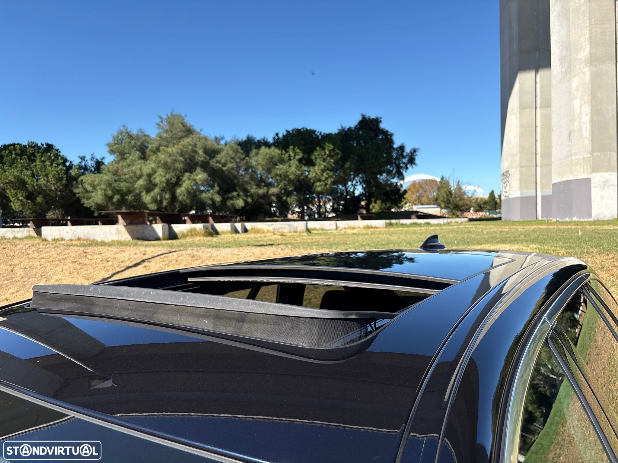 BMW 530 e Pack Desportivo M - 16