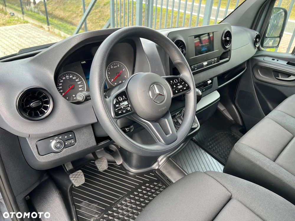 Mercedes-Benz Sprinter - 7
