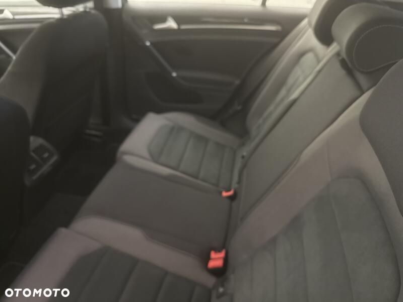 Volkswagen Golf - 21