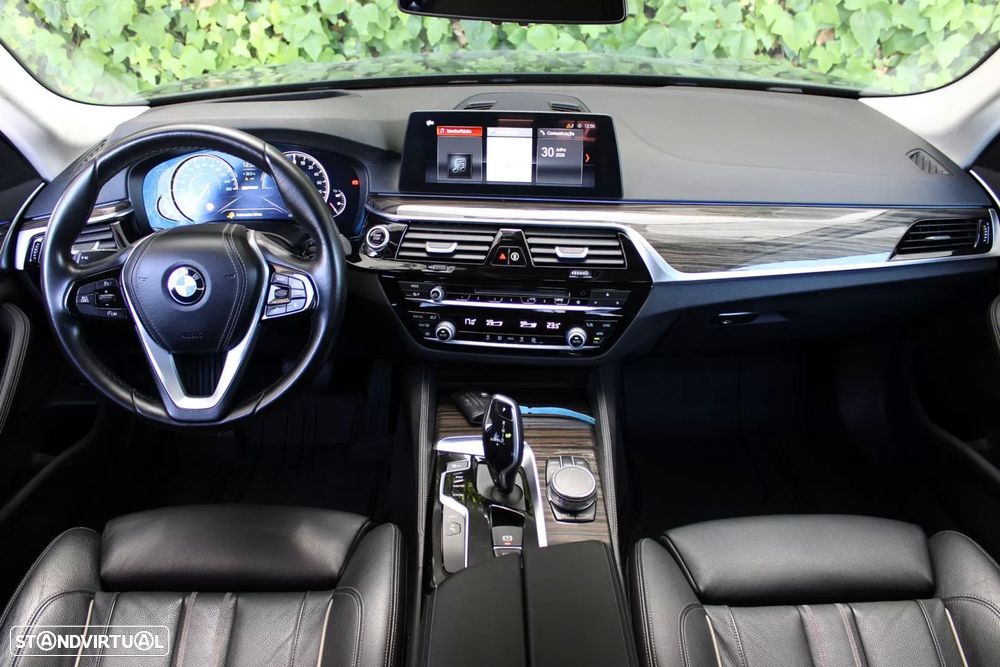 BMW 530 e iPerformance Line Luxury — fotografia 11