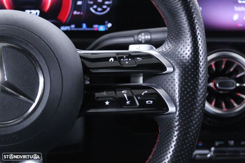 Mercedes-Benz CLA 180 d Shooting Brake AMG Line Aut. - 24