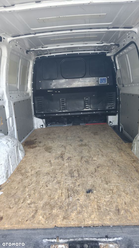 Mercedes-Benz VITO - 21