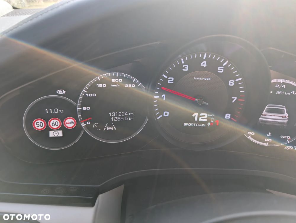 Porsche Cayenne Platinum Edition - 9