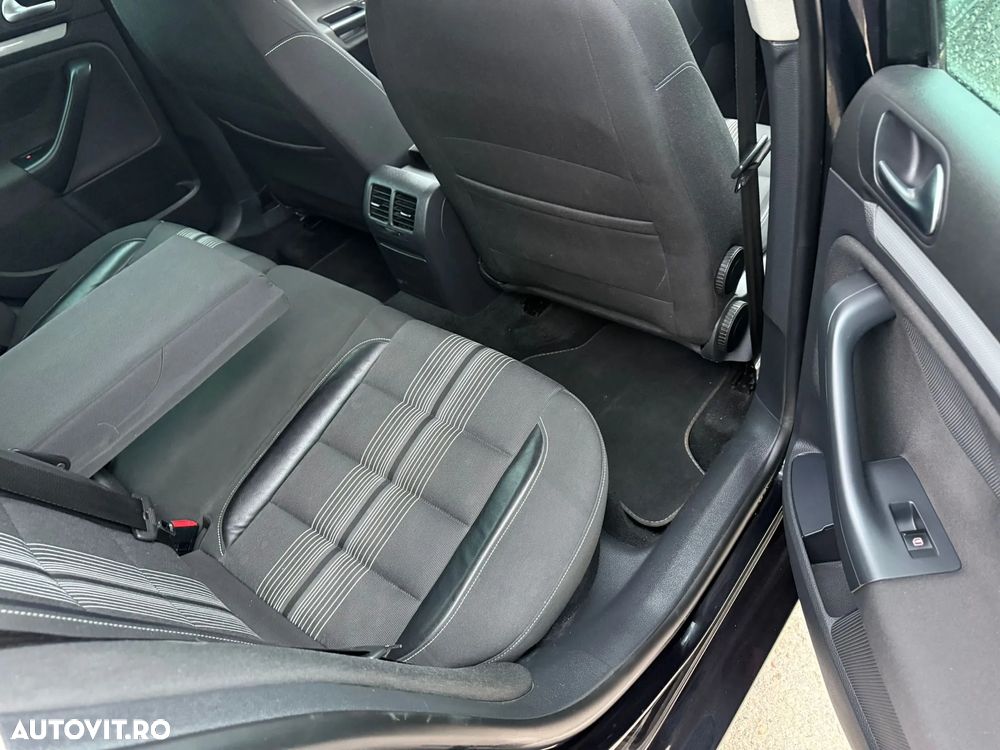 Volkswagen Golf 1.6 TDI DPF BlueMotion Technology MATCH - 33