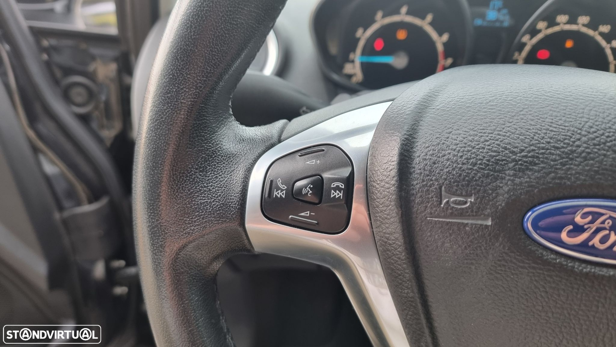 Ford Fiesta 1.0 T EcoBoost Titanium - 13