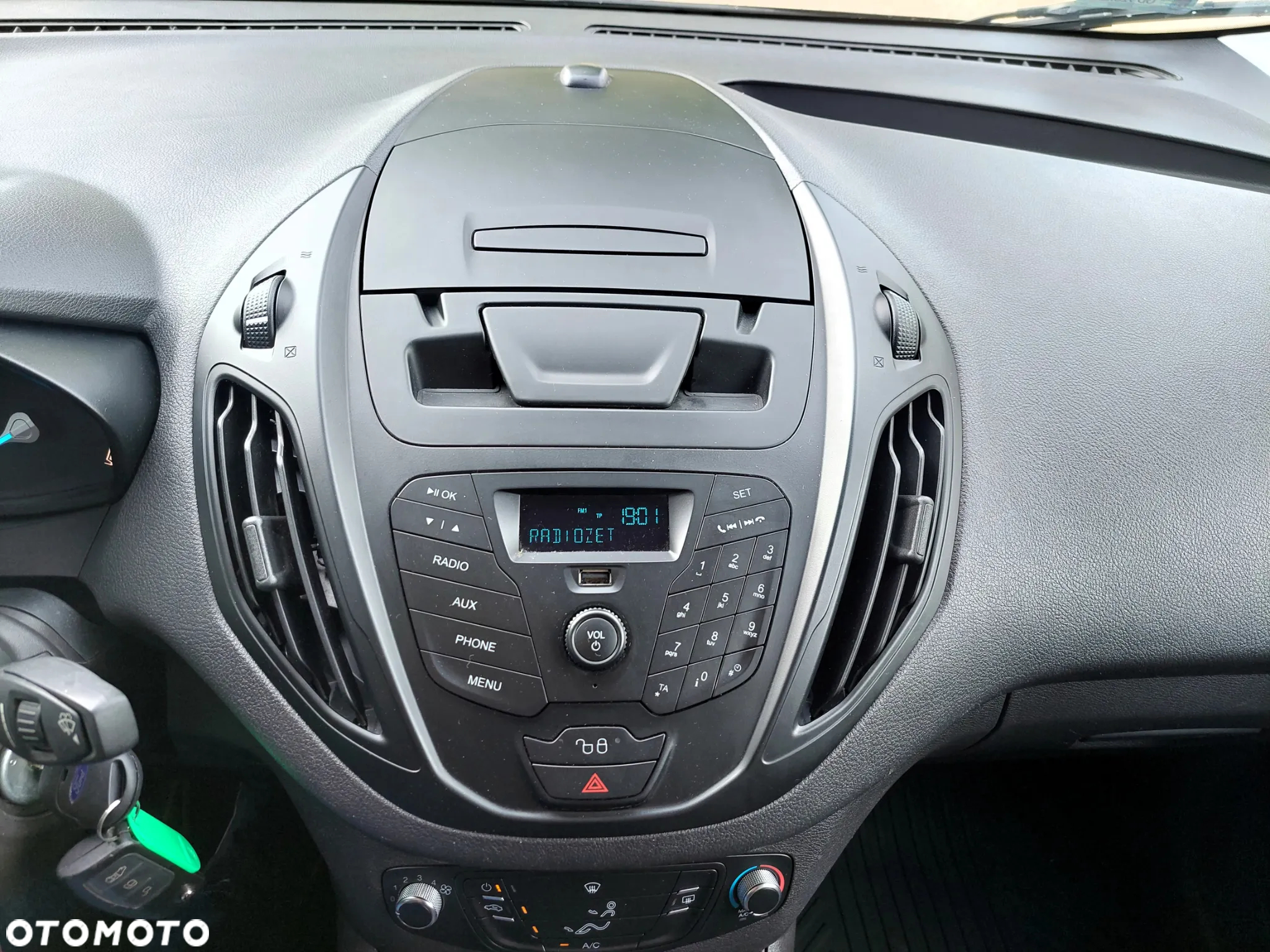 Ford COURIER - 10