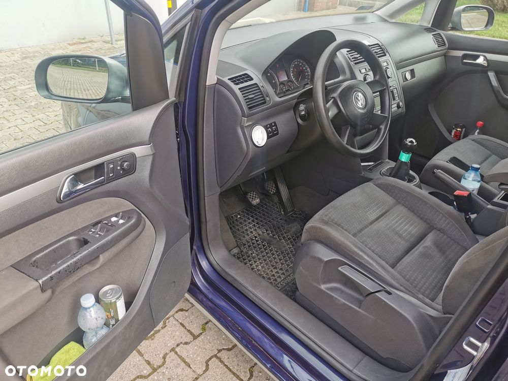 Volkswagen Touran - 2