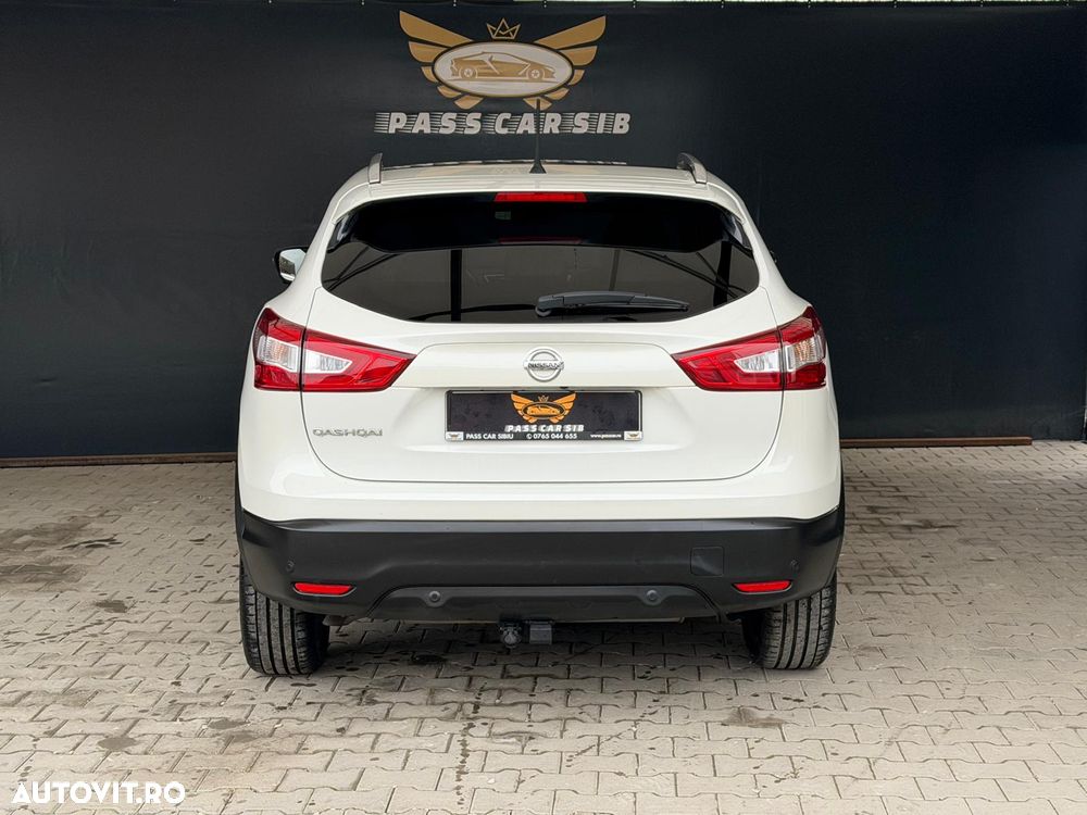 Nissan Qashqai 1.6 DCI Xtronic TEKNA+ - 9