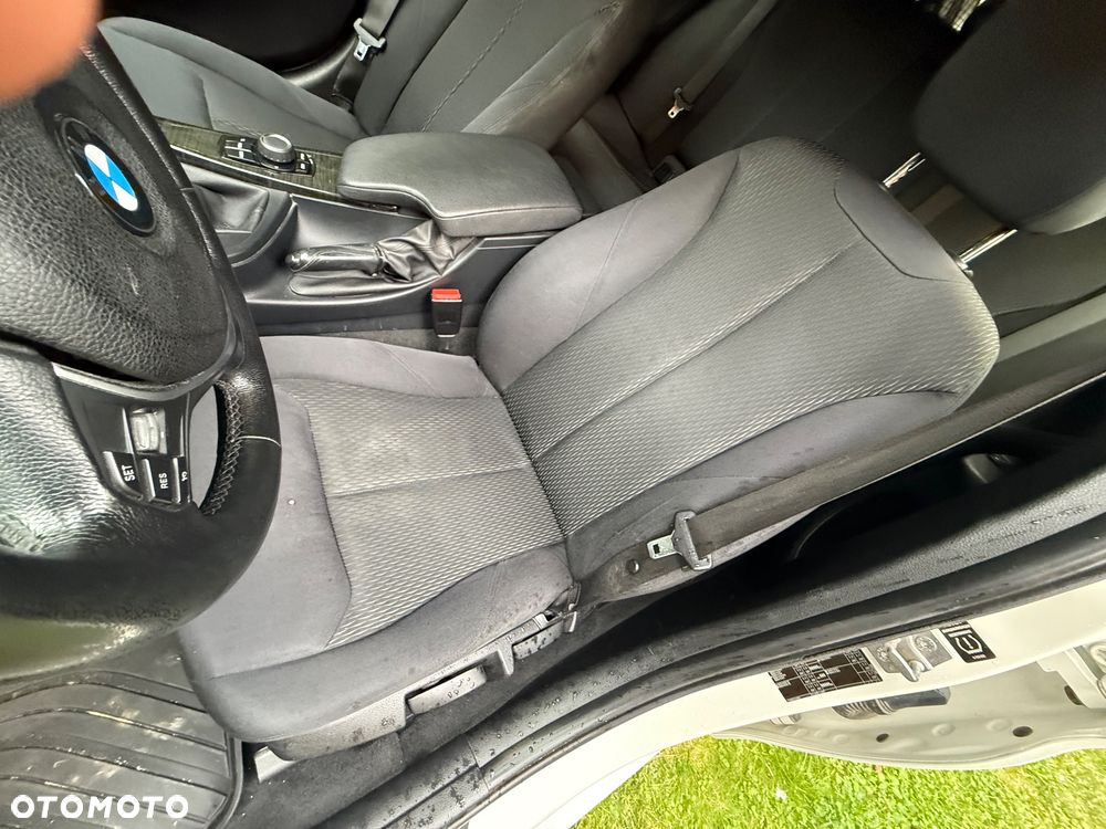 BMW Seria 3 318d Luxury Line - 11