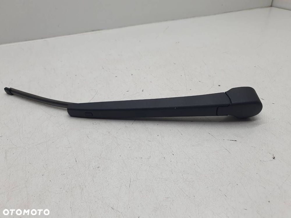 RAMIĘ WYCIERACZKI TYŁ SKODA OCTAVIA IV KOMBI 7T0955707A 5E7955704A