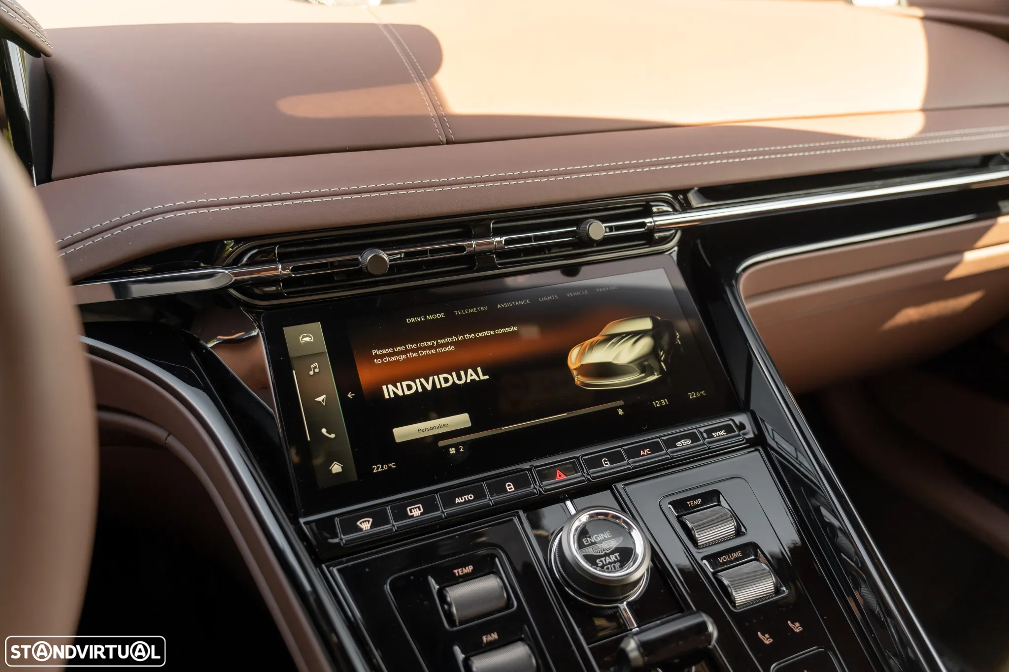Aston Martin DB12 Coupé V8 Auto - 24