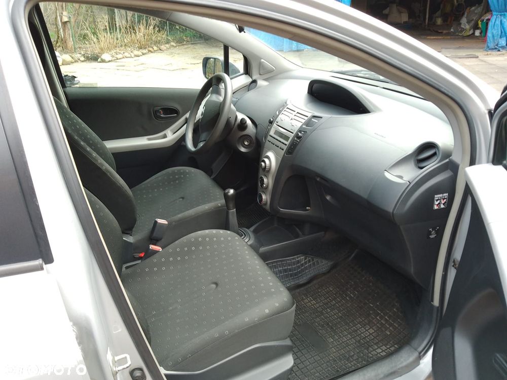 Toyota Yaris 1.0 Terra A/C - 10