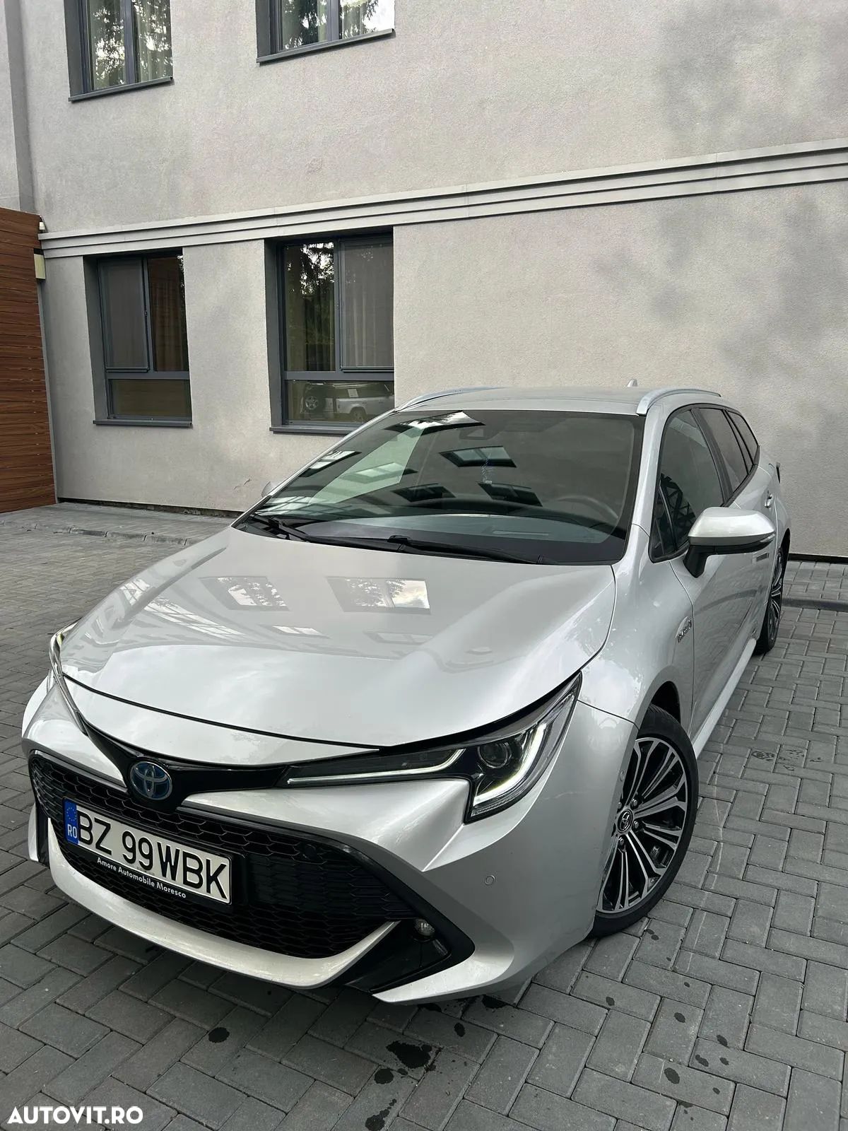 Toyota Corolla 2.0 Hybrid Touring Sports Lounge - 1