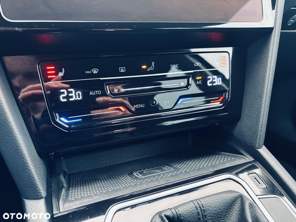 Volkswagen Passat - 32