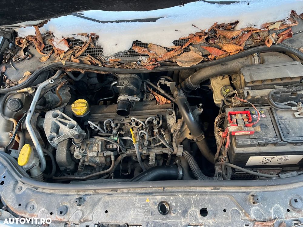 Dezmembrez Renault Megane II non facelift 1,5 dci alb 2005 - 5