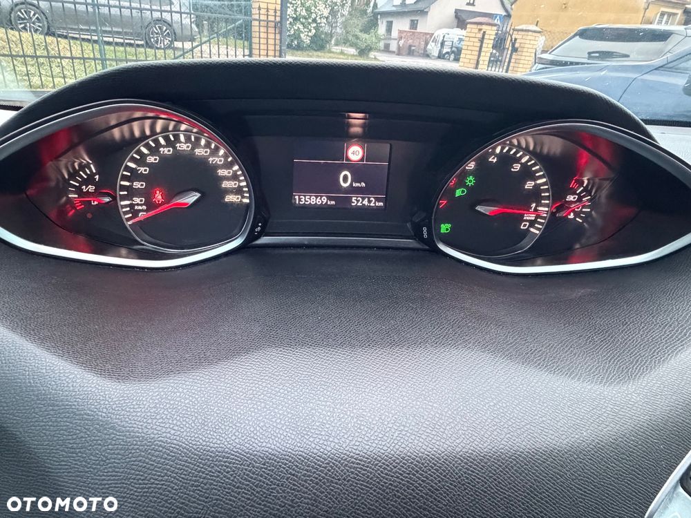 Peugeot 308 1.2 PureTech GPF Allure S&S - 15