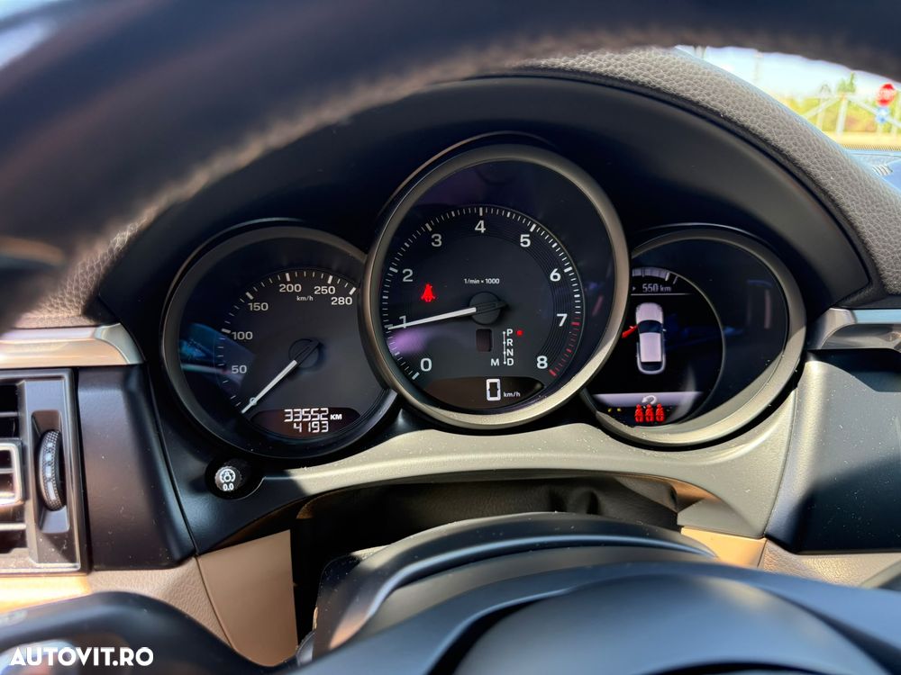 Porsche Macan T - 9