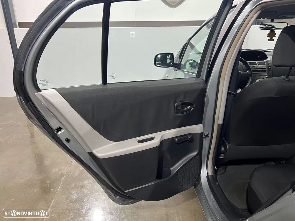 Toyota Yaris 1.0 VVT-i AC - 14