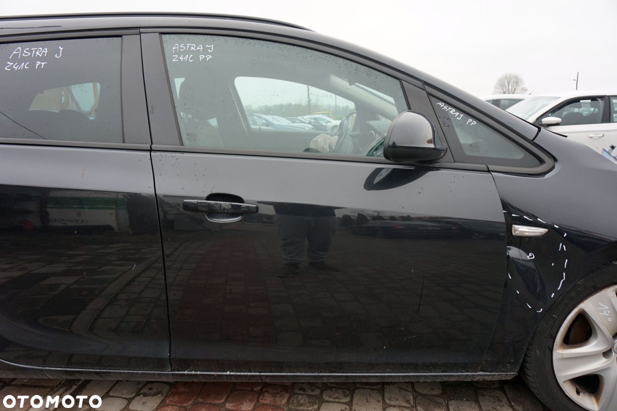 DRZWI PRZEDNIE PRAWE ASTRA IV J KOMBI Z41C  CZARNY OPEL 2009-2015 - 1