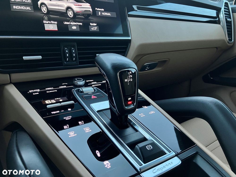 Porsche Cayenne - 31