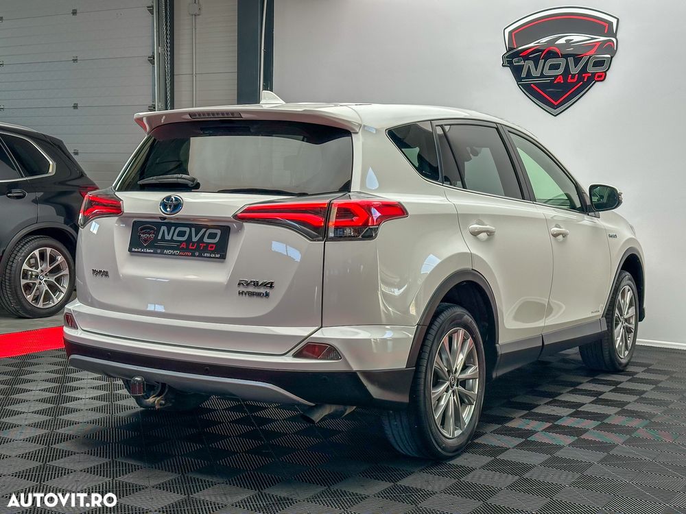 Toyota RAV4 - 6