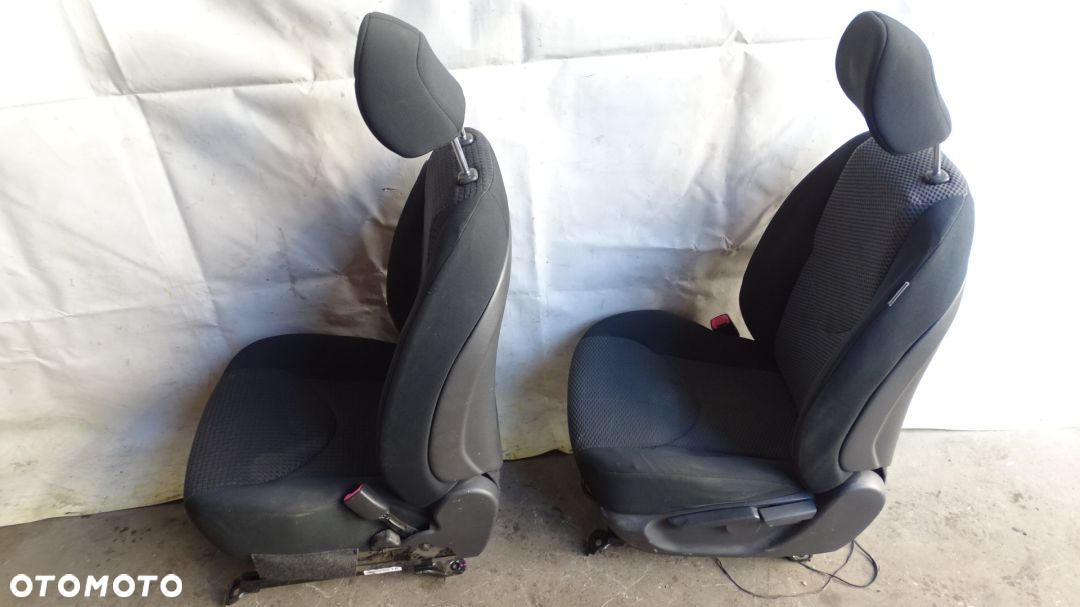FOTELE KOMPLET TOYOTA RAV4 III 2.2D-CAT - 16