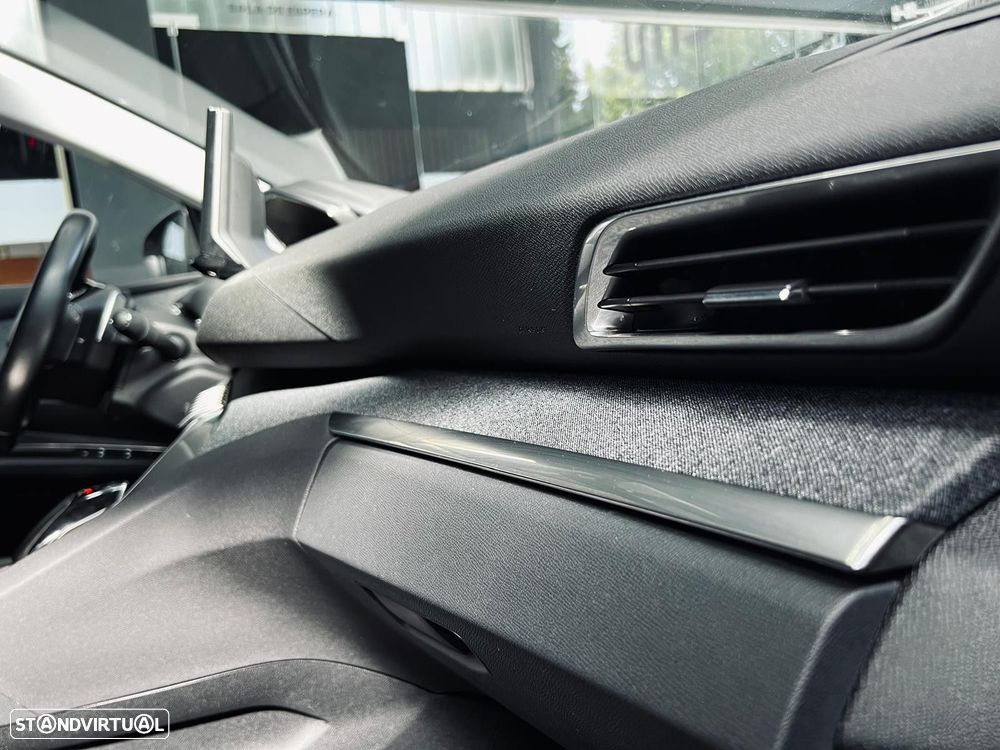 Peugeot 3008 1.6 Hybrid4 Allure e-EAT8 - 34