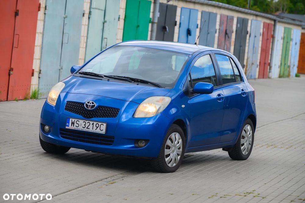 Toyota Yaris 1.3 Terra Gold - 3