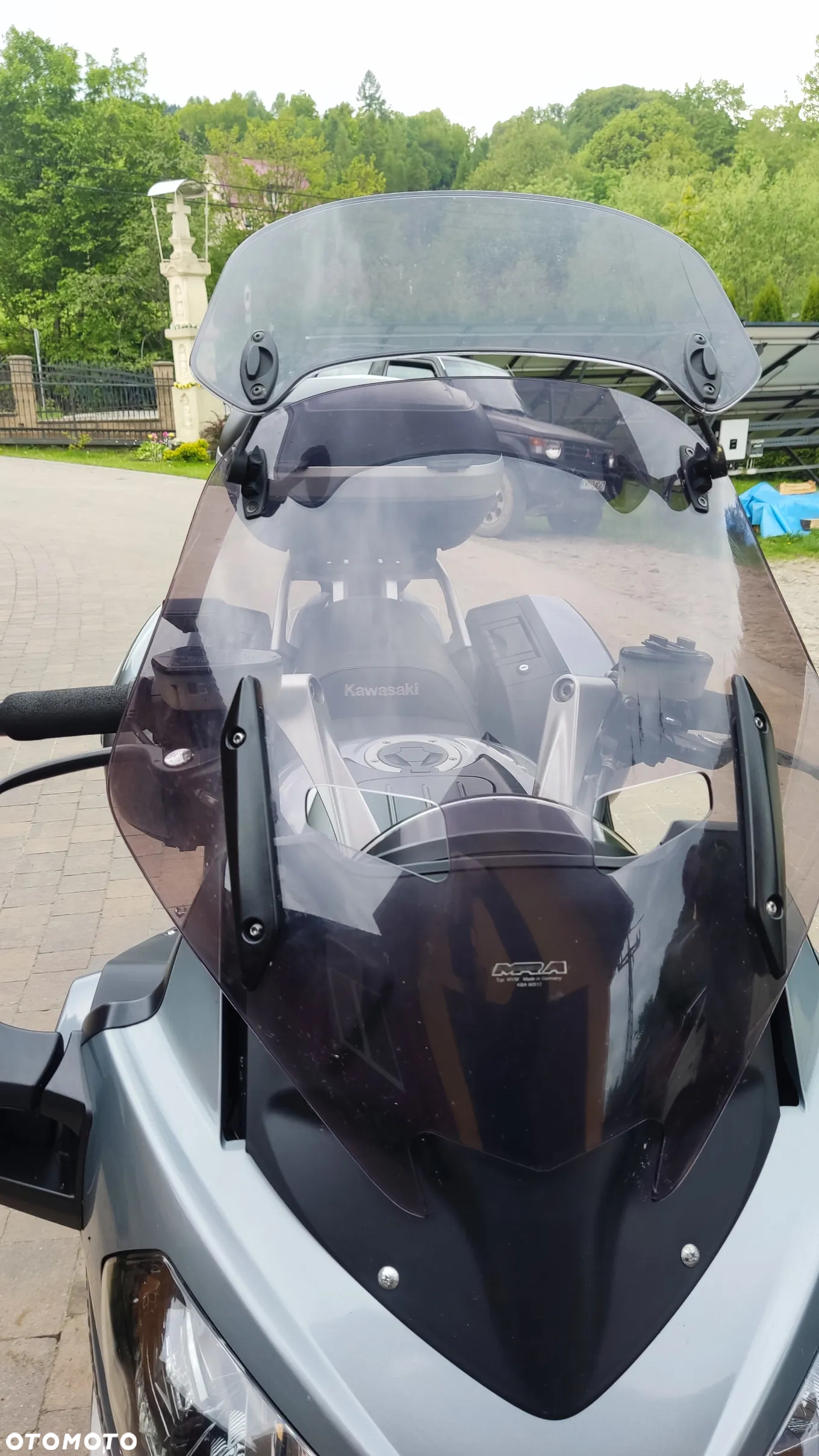 Kawasaki GTR - 10