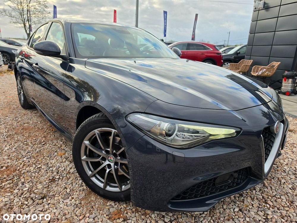 Alfa Romeo Giulia - 5
