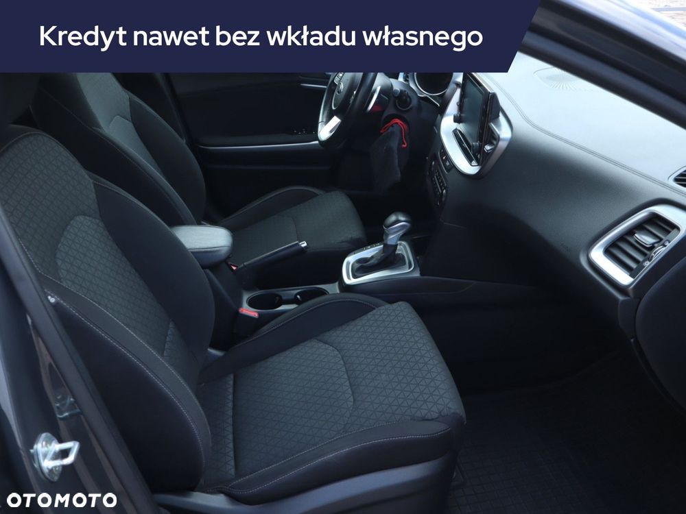 Kia Ceed - 11