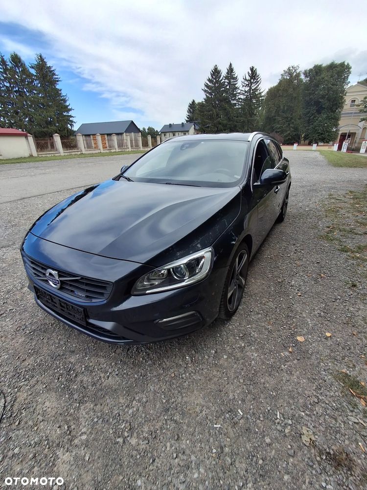 Volvo V60 D2 R-Design - 25