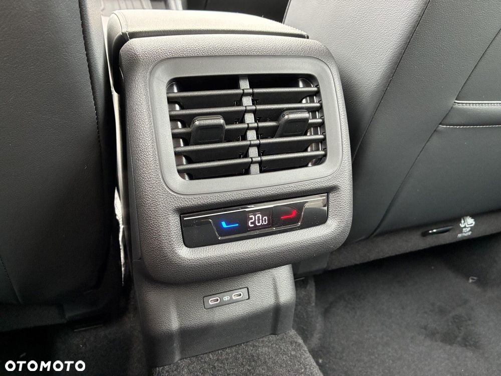 Volkswagen T-Roc - 28