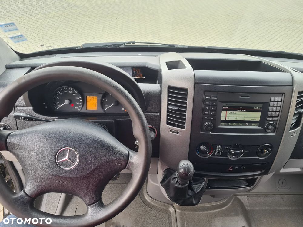 Mercedes-Benz Sprinter - 6