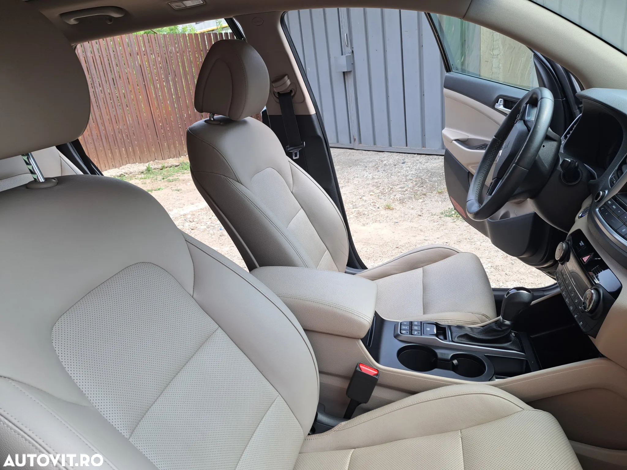 Hyundai Tucson 2.0 CRDI 4WD 6AT Luxury+ - 8
