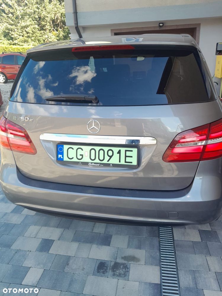 Mercedes-Benz Klasa B (Electric Drive) 250 e - 6