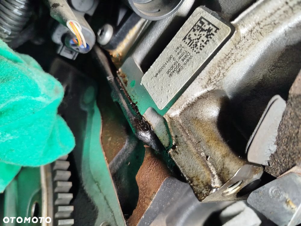 Audi A4 B81.8 T silnik CDH dół silnika - 7