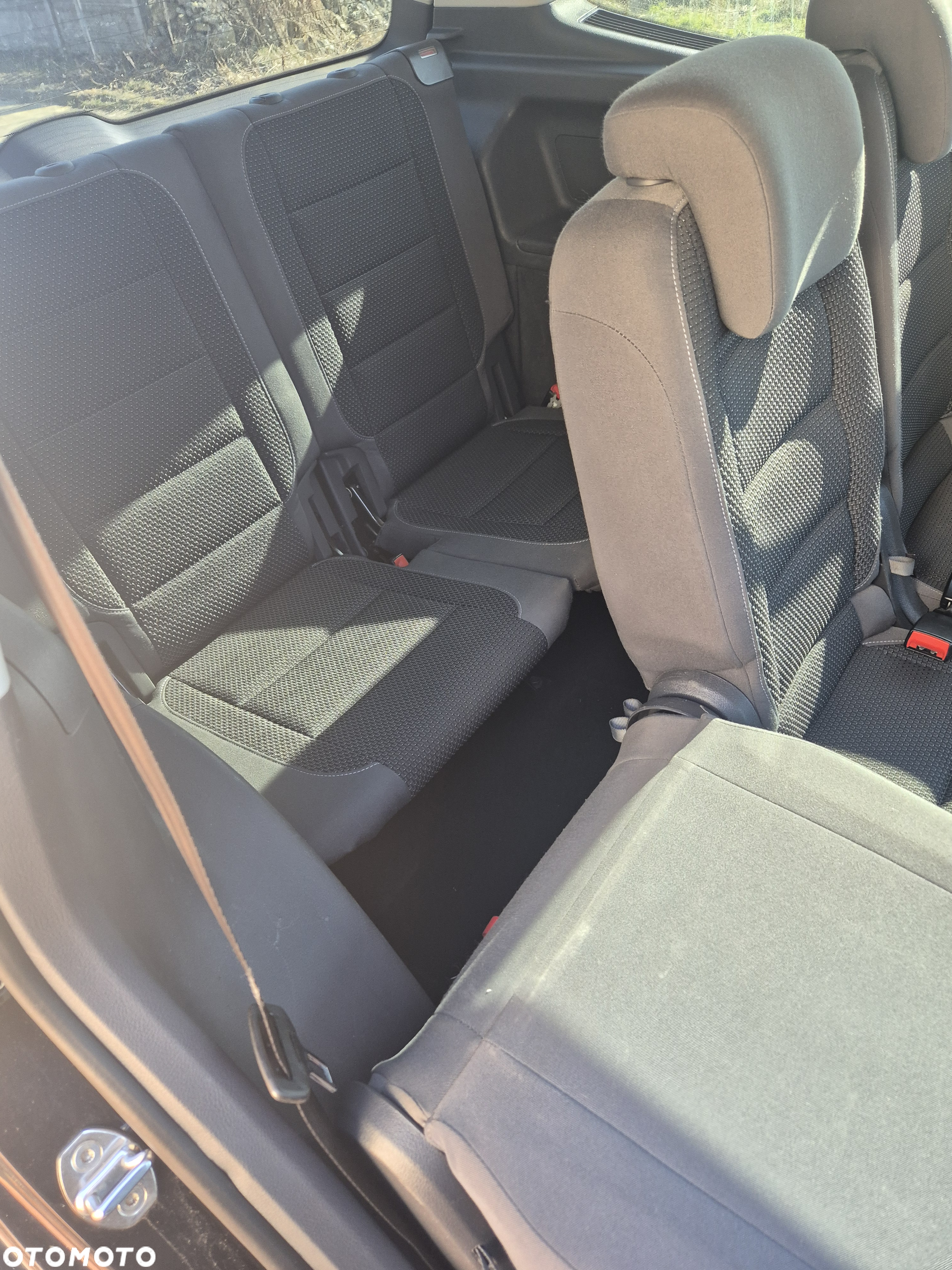 Volkswagen Touran 2.0 TDI DPF BlueMotion Technology DSG STYLE - 10