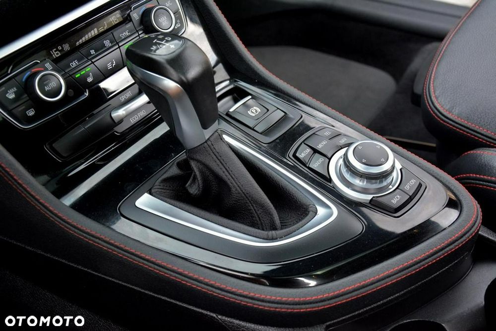 BMW Seria 2 220i Sport-Aut M Sport - 32
