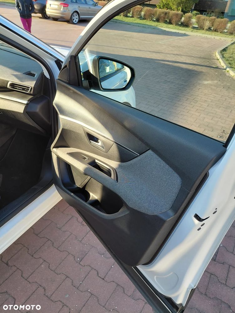 Peugeot 5008 PureTech 130 EAT6 Allure - 14