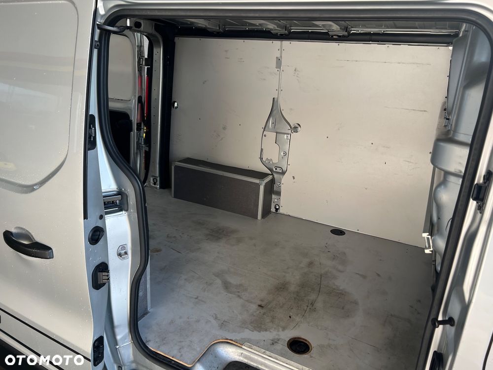 Opel Vivaro - 27